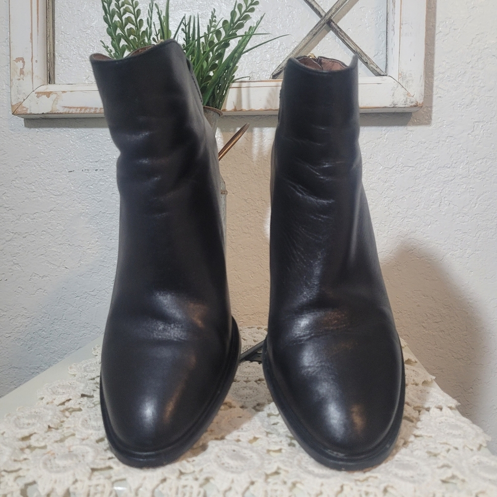 LOISE ET CIE  Black Leather Block Heel Ankle Boots with Buckle Back Detail 8.5